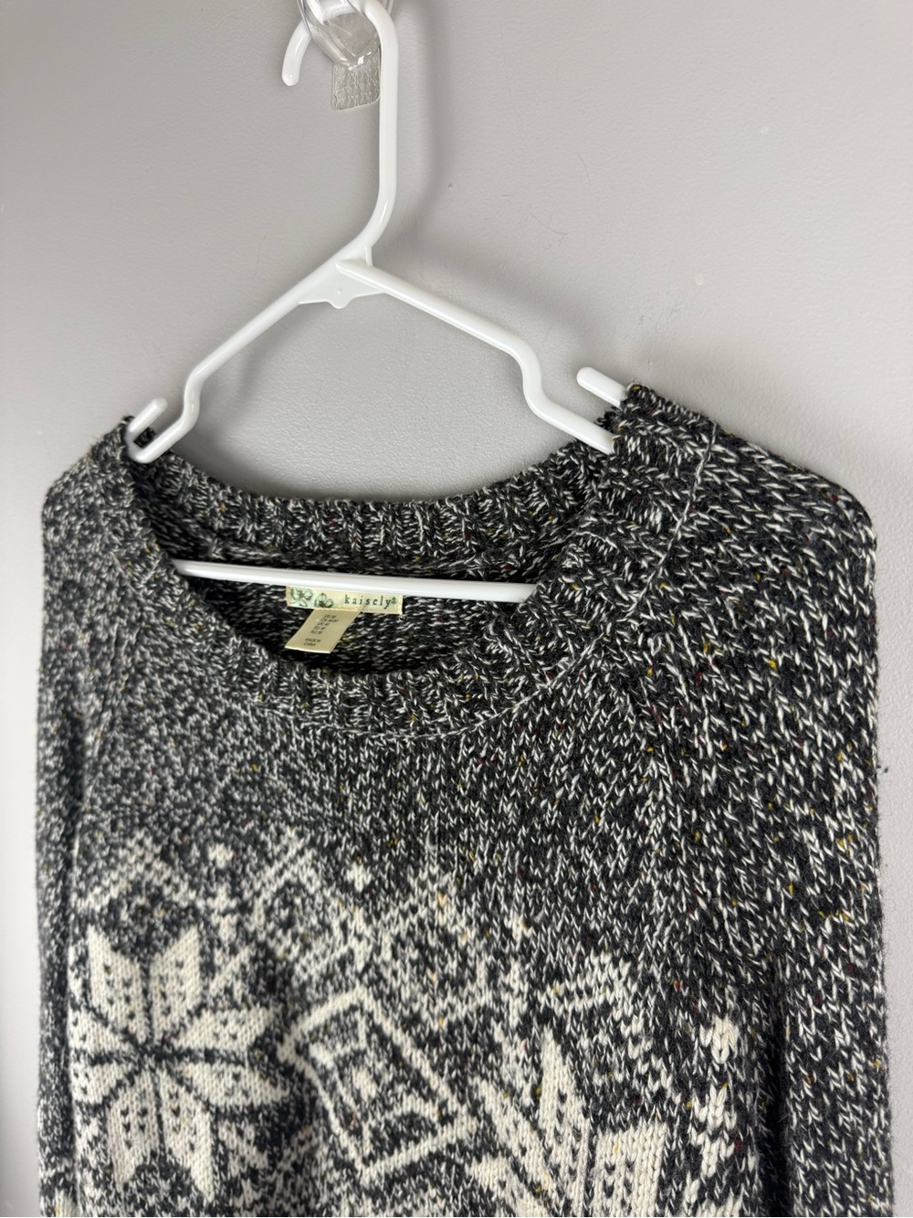 Kaisely Women’s Heather Gray Knit Wool Blend Long Sleeve Sweater SZ M Snowflakes